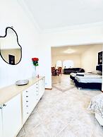 Cozy 7BR Villa Near Blumengarten