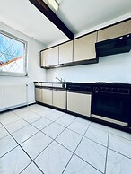 Cozy 7BR Villa Near Blumengarten