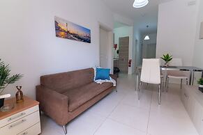 Seaside Cosy Maisonette- 2 mins from sea