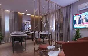 Ivy Lush Hotel