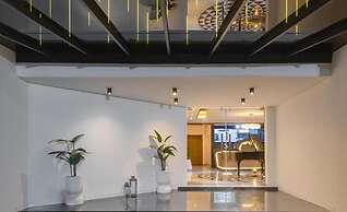 Ivy Lush Hotel