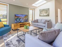 Isca Lodge - With Decking