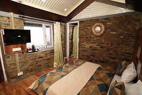 Hadley Inn Cottages Chail