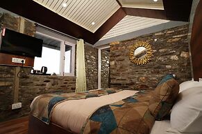 Hadley Inn Cottages Chail