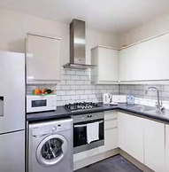 Bright & Lush 2 Bed Apartment