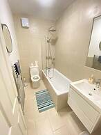 Bright & Lush 2 Bed Apartment