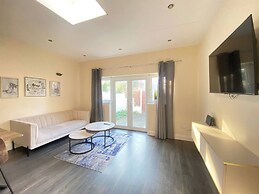 Bright & Lush 2 Bed Apartment