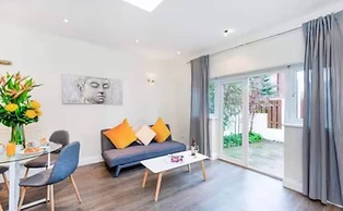 Bright & Lush 2 Bed Apartment
