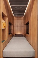 Sleepover Doha North Node - Gate C40