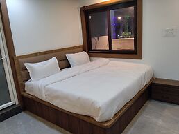 Hotel 7R Residency