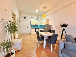 Orange Central Suites