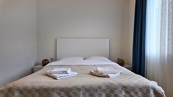 İnlice Apart House