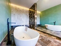 Modern Retreat near Aldea Zama