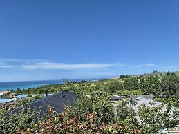 Ocean & Mountain Views 3-bedroom Home