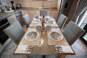 Sunrise Suite Olympiada - Luxury Beachfront Escape