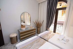 Sunrise Suite Olympiada - Luxury Beachfront Escape
