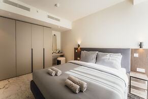 Official Mercury Suites With Rooftop Pool Access