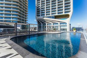 Official Mercury Suites With Rooftop Pool Access