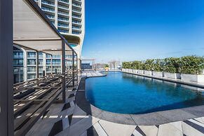 Official Mercury Suites With Rooftop Pool Access