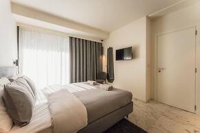 Official Mercury Suites With Rooftop Pool Access