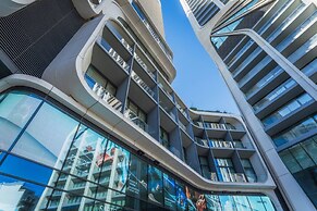 Official Mercury Suites With Rooftop Pool Access