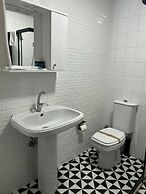 N0 19 RENTAL HAUSE