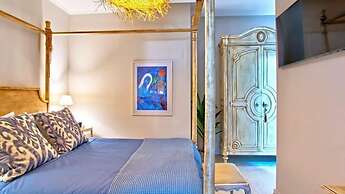 Indigo Apartment by Corfuescapes