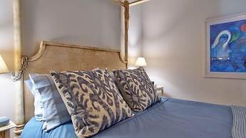 Indigo Apartment by Corfuescapes