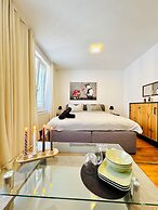Comfortable Room Near Kaufpark Alterlaa