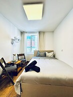 Comfortable Room Near Kaufpark Alterlaa