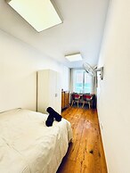 Comfortable Room Near Kaufpark Alterlaa