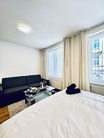 Comfortable Room Near Kaufpark Alterlaa