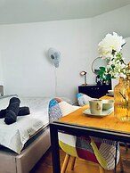Comfortable Room Near Kaufpark Alterlaa
