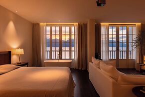 Dali Mountain and Lake View Hotel