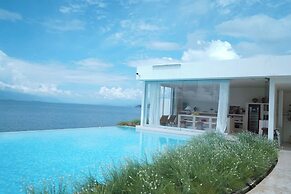 Dali Mountain and Lake View Hotel