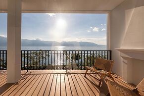 Dali Mountain and Lake View Hotel