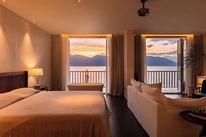 Dali Mountain and Lake View Hotel