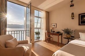 Dali Mountain and Lake View Hotel