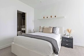 Cozy Apt Next to Southern Cross With Amazing Views