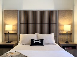 Hotel Thoroughbred