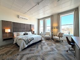 Hotel Thoroughbred