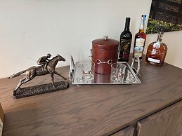 Hotel Thoroughbred