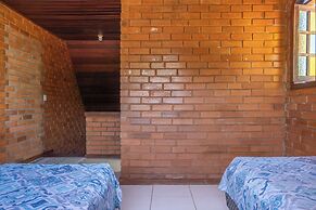 Casa com Piscina Churrasqueira e Garagem