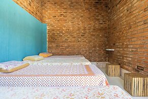 Casa com Piscina Churrasqueira e Garagem