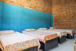 Casa com Piscina Churrasqueira e Garagem