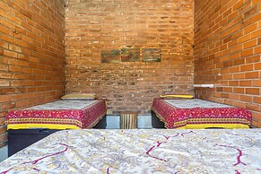 Casa com Piscina Churrasqueira e Garagem