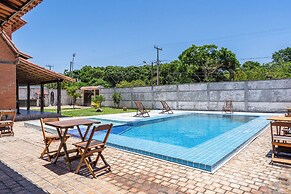 Casa com Piscina Churrasqueira e Garagem