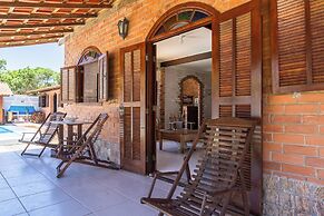 Casa com Piscina Churrasqueira e Garagem