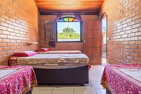 Casa com Piscina Churrasqueira e Garagem