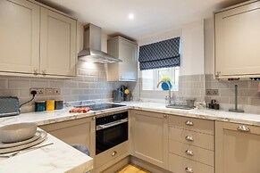 Beautiful One BR Cottage in Cerney Wick